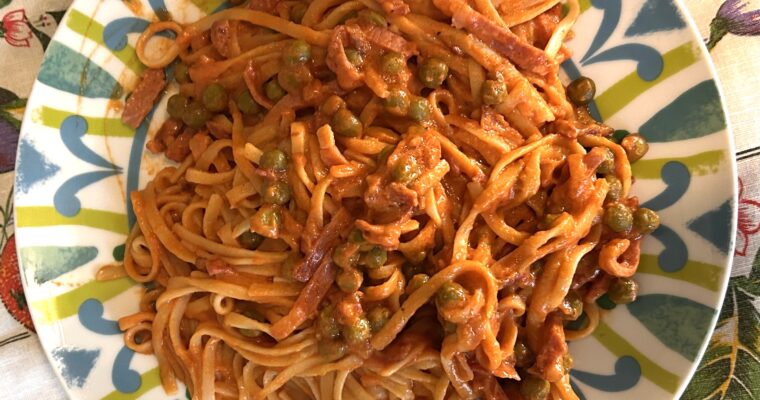 Linguine con speck e piselli (Linguine with speck and peas)