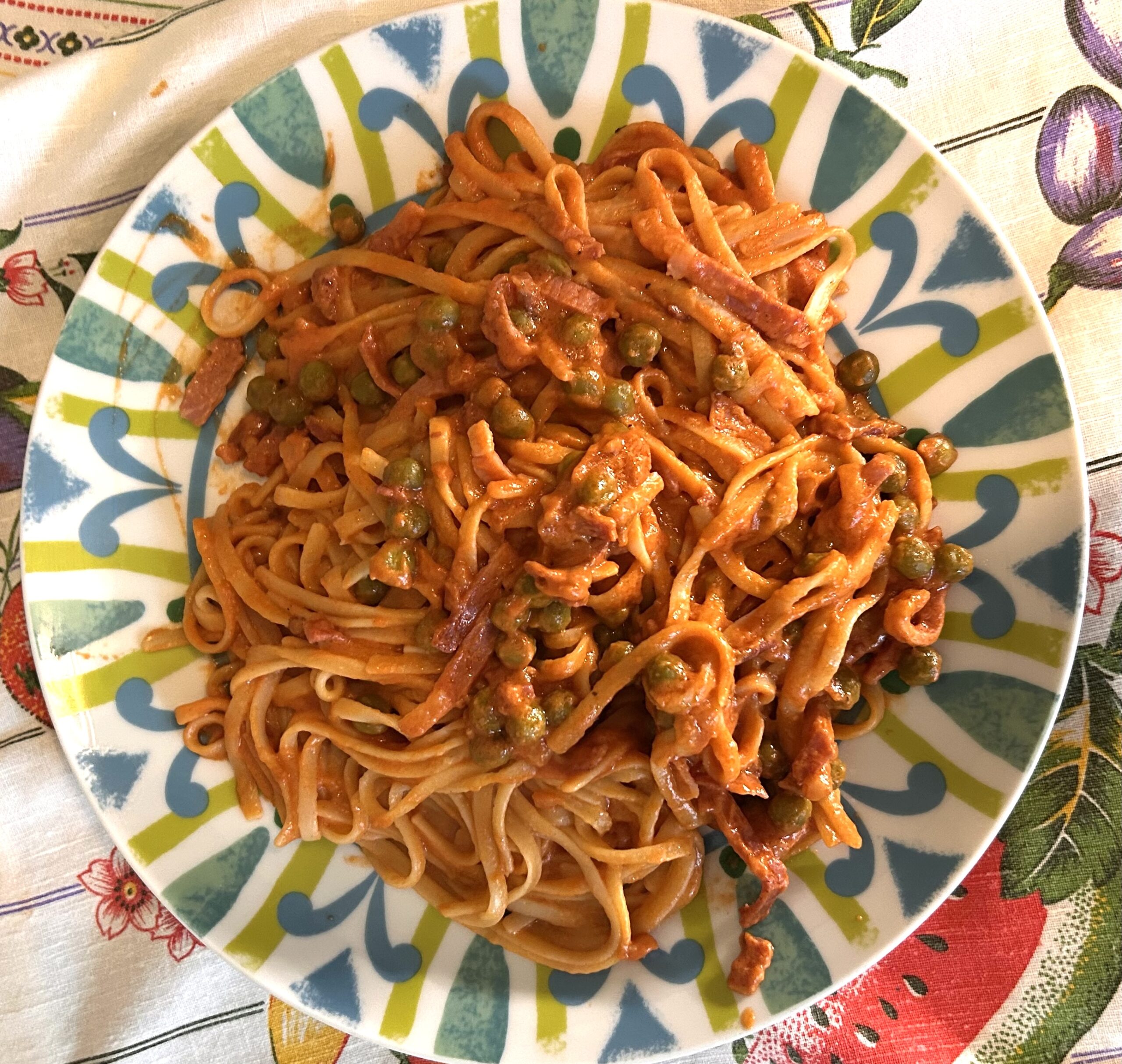 Linguine con speck e piselli (Linguine with speck and peas)