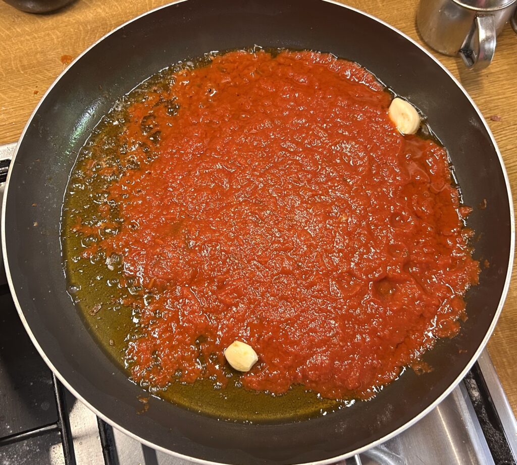 Passata di pomodoro insaporita