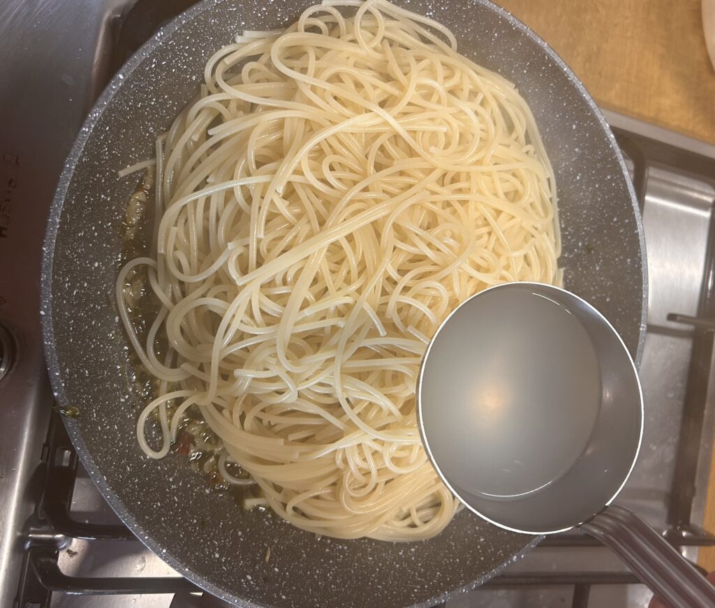 acqua di cottura spaghetti in aggiunta