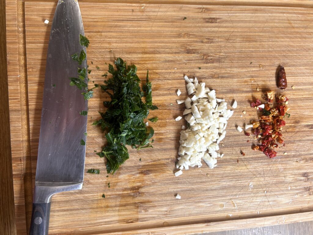 aglio peperoncino e prezzemolo