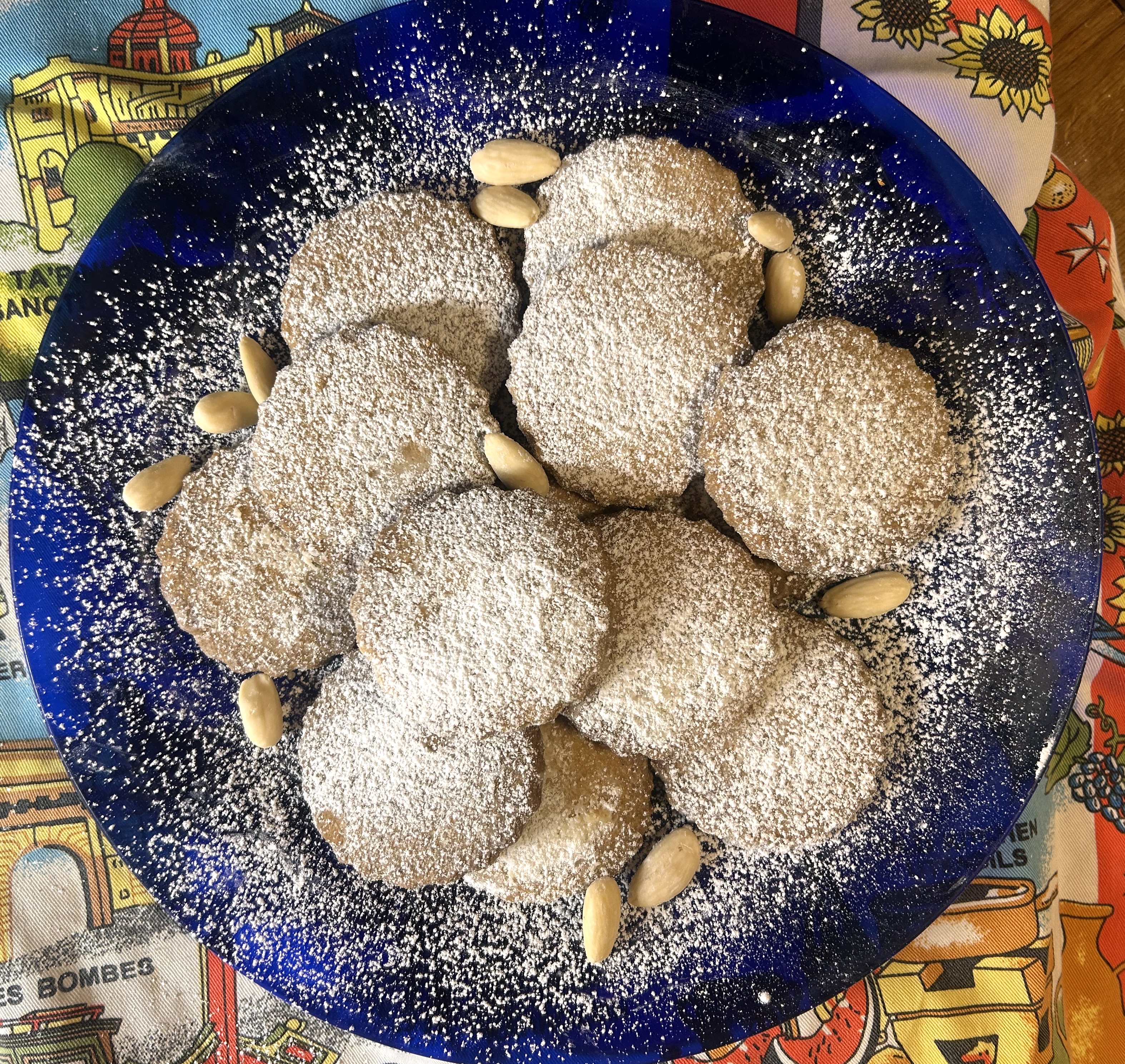 Biscotti friabili e profumati alle mandorle-Crumbly, fragrant almond cookies